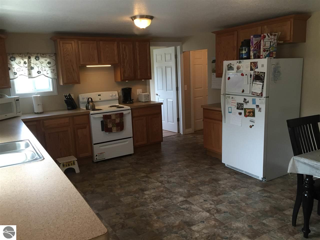 202 W Seaver St, Ithaca, MI 48847 photo 13
