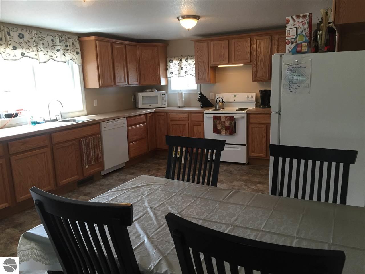 202 W Seaver St, Ithaca, MI 48847 photo 14