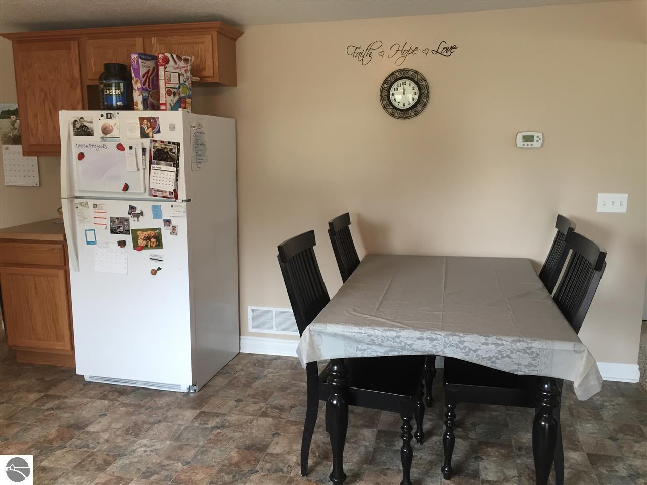 202 W Seaver St, Ithaca, MI 48847 photo 12