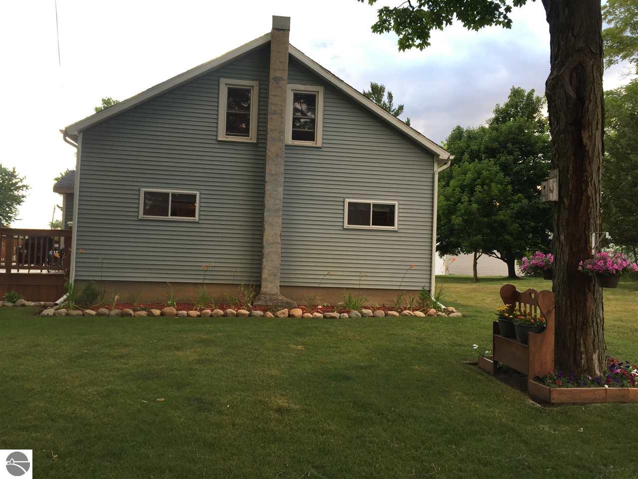 202 W Seaver St, Ithaca, MI 48847 photo 4