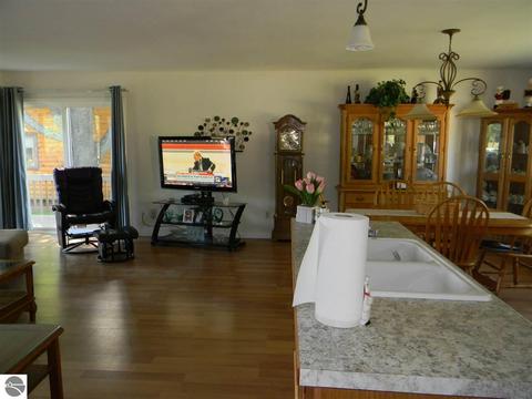 4812 Terry Ln, Hale, MI 48739 photo 8