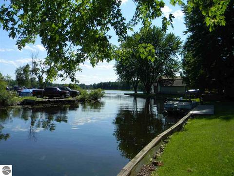 4812 Terry Ln, Hale, MI 48739 photo 2