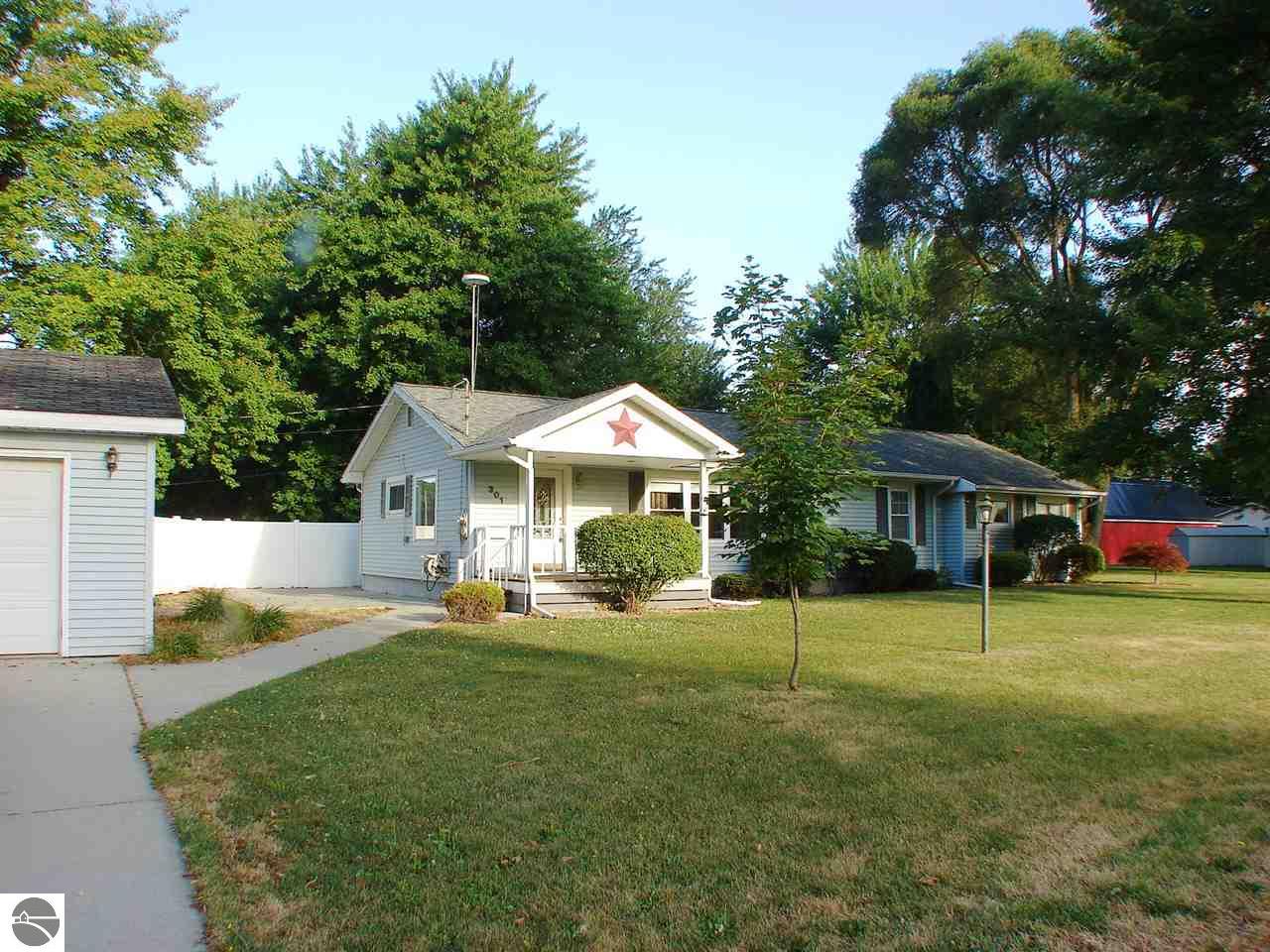 301 N Nelson St, Ithaca, MI 48847 photo 23