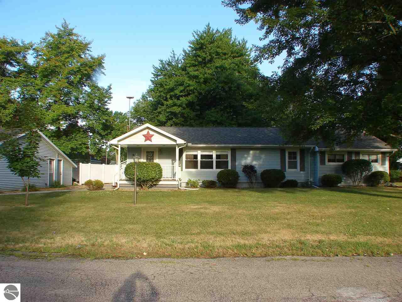 301 N Nelson St, Ithaca, MI 48847 photo 1