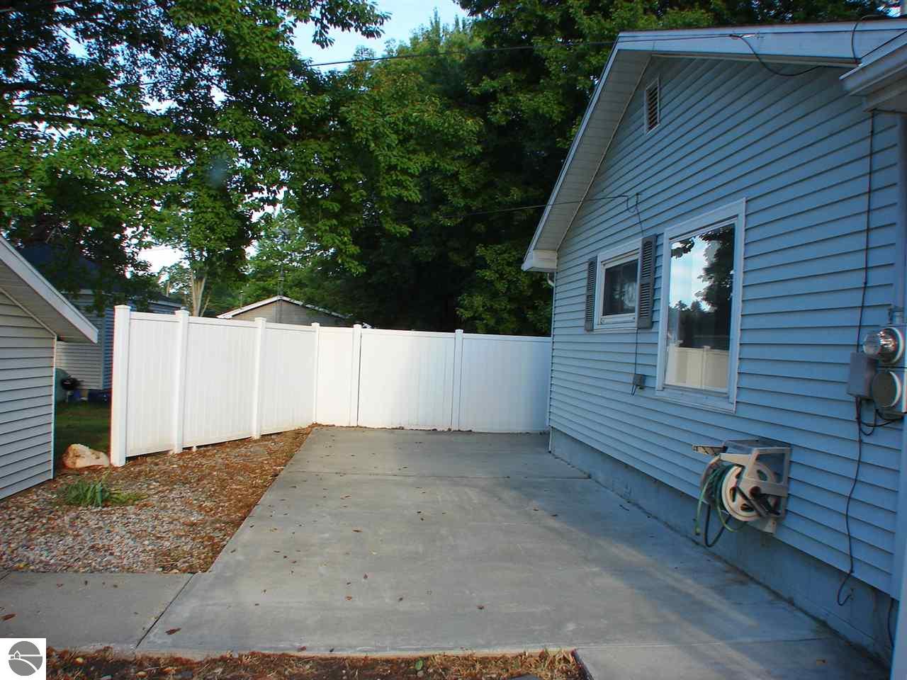 301 N Nelson St, Ithaca, MI 48847 photo 4