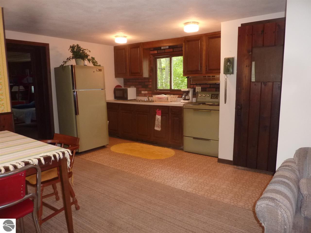 641 Pine St, Harrison, MI 48625 photo 10