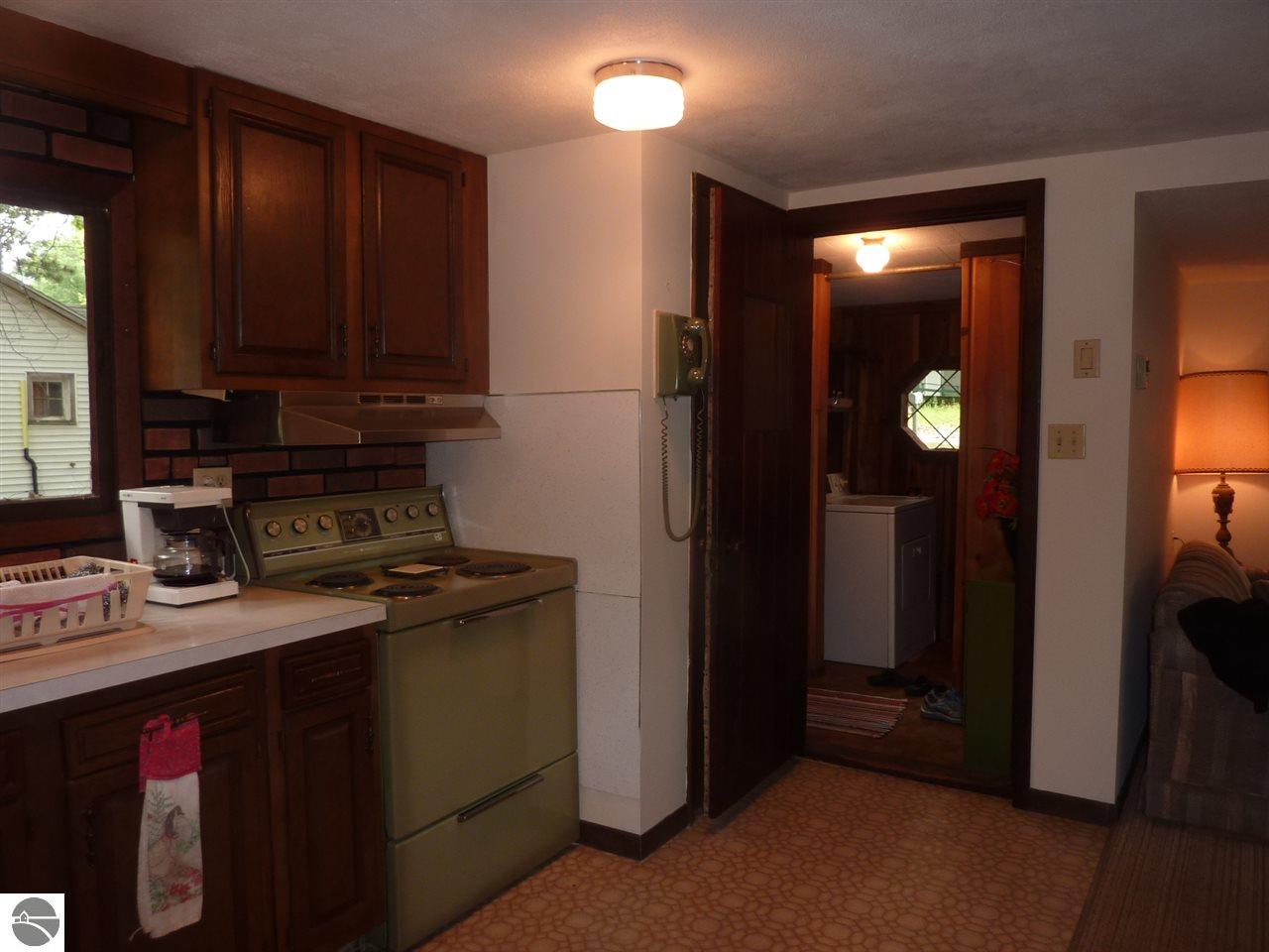 641 Pine St, Harrison, MI 48625 photo 4