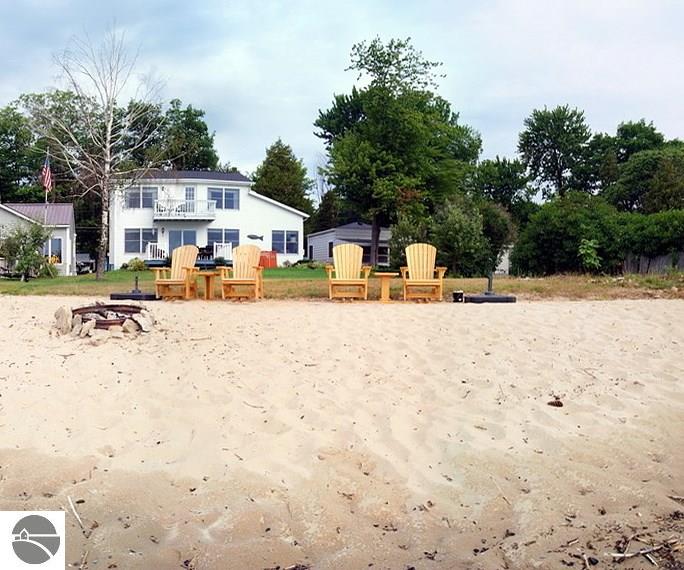 438 N Huron, Au Gres, MI 48703 photo 1