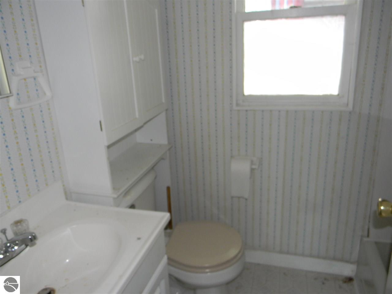 2425 Thornapple Dr, Lupton, MI 48635 photo 4