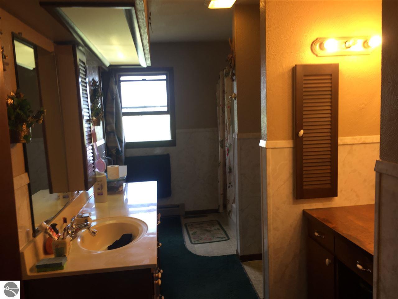 5466 E St Charles Rd, Ithaca, MI 48847 photo 26
