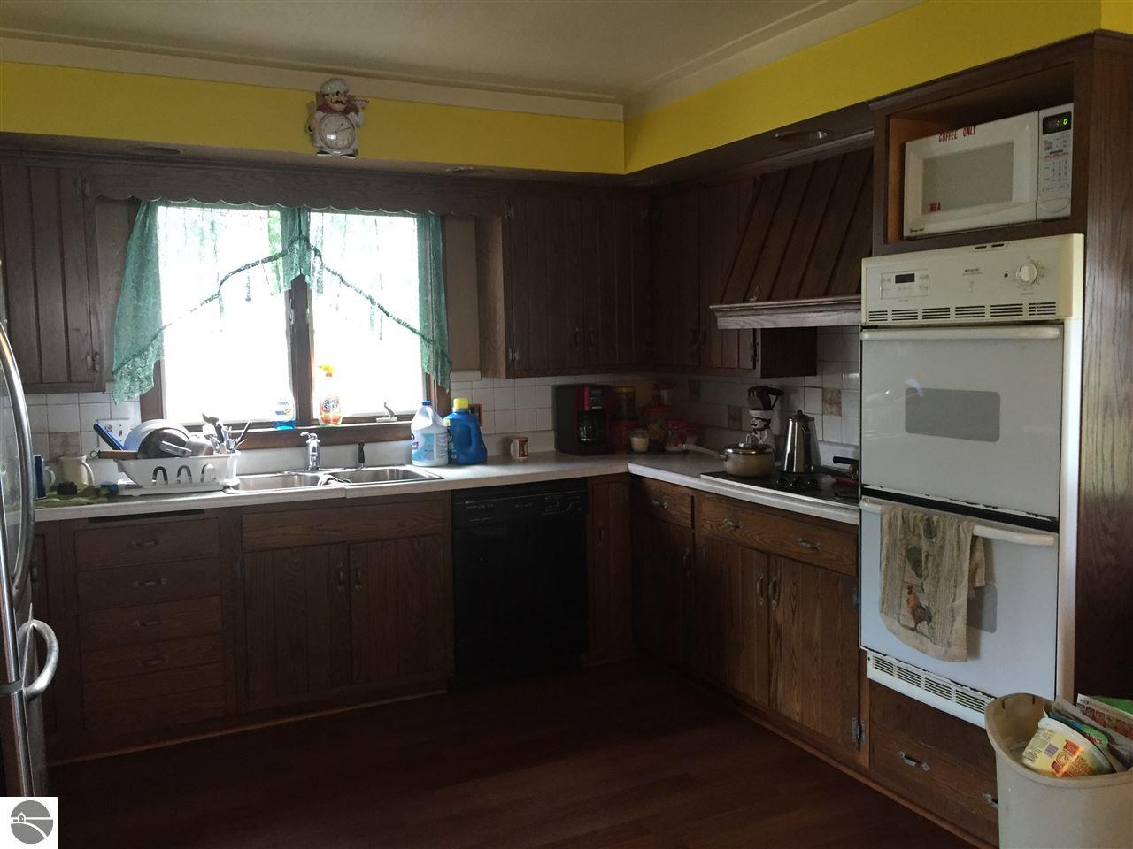 5466 E St Charles Rd, Ithaca, MI 48847 photo 6