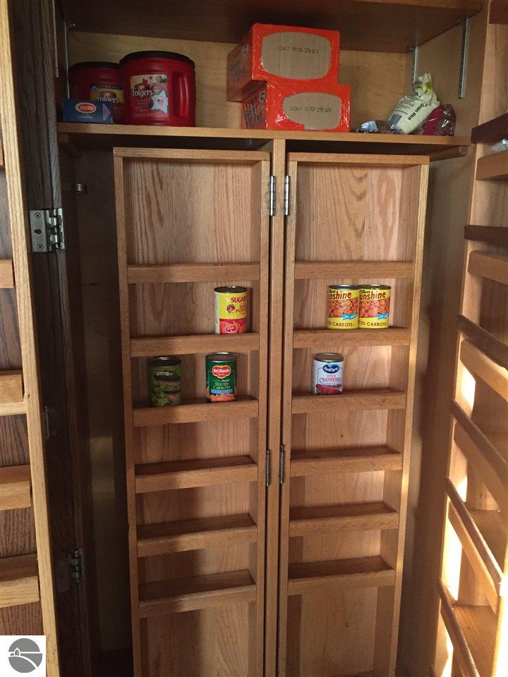 5466 E St Charles Rd, Ithaca, MI 48847 photo 8