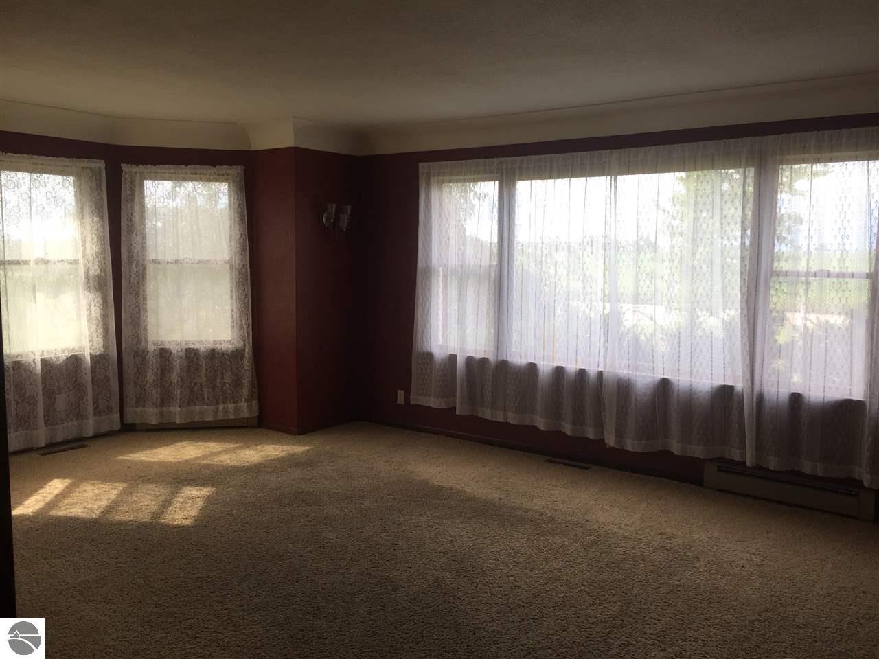 5466 E St Charles Rd, Ithaca, MI 48847 photo 13