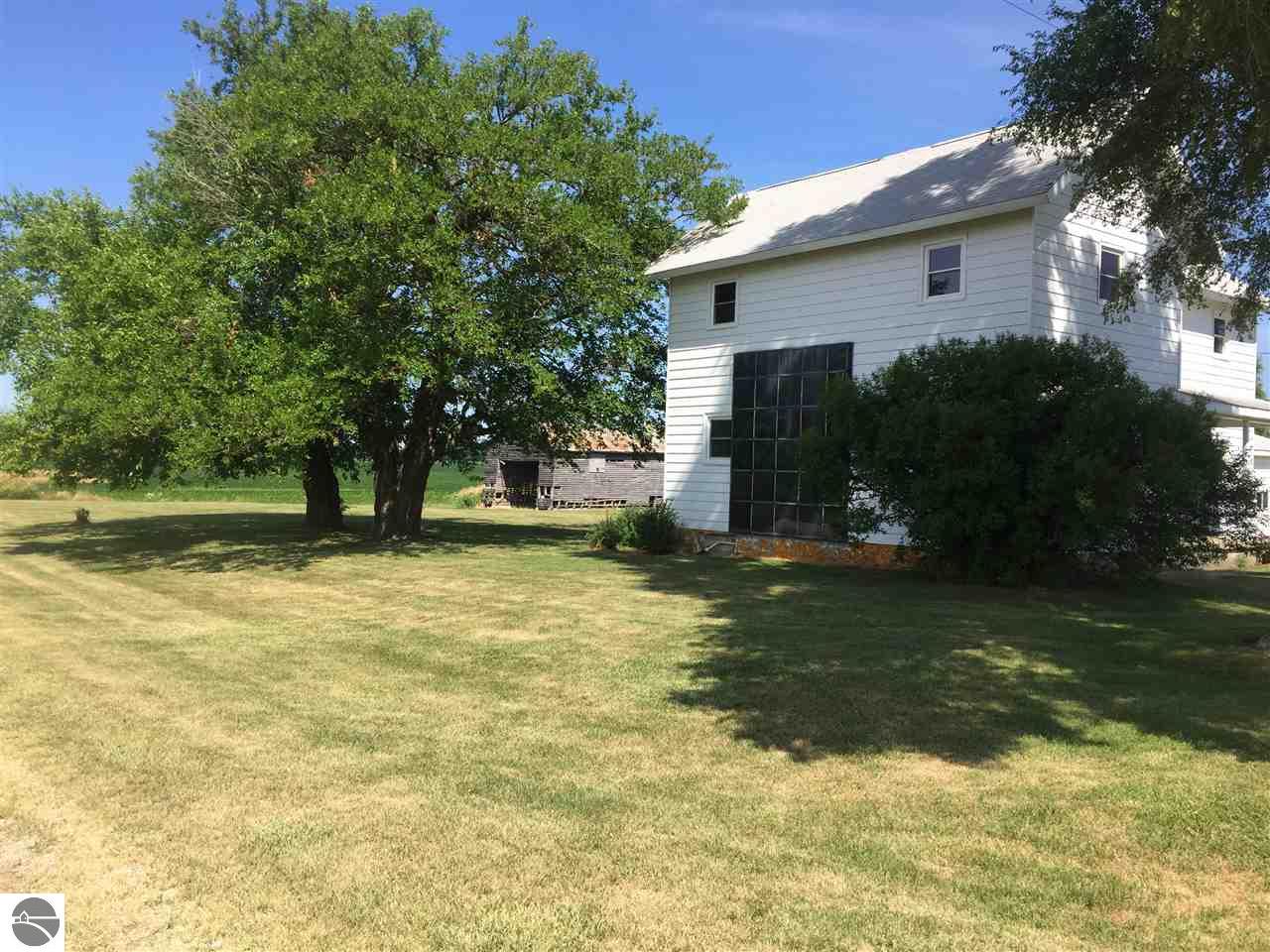 3990 S Begole Rd, Ithaca, MI 48847 photo 2