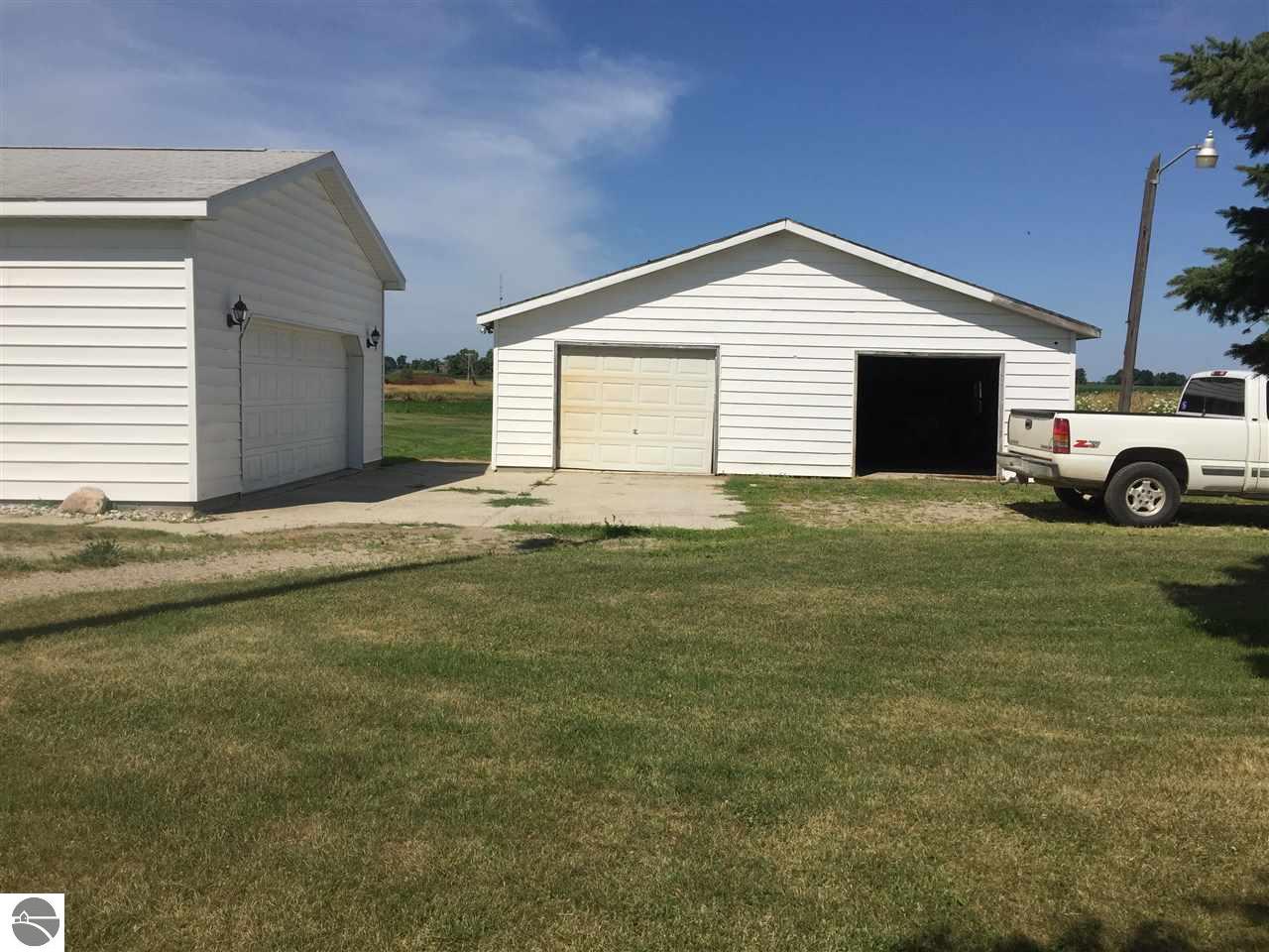 3990 S Begole Rd, Ithaca, MI 48847 photo 5