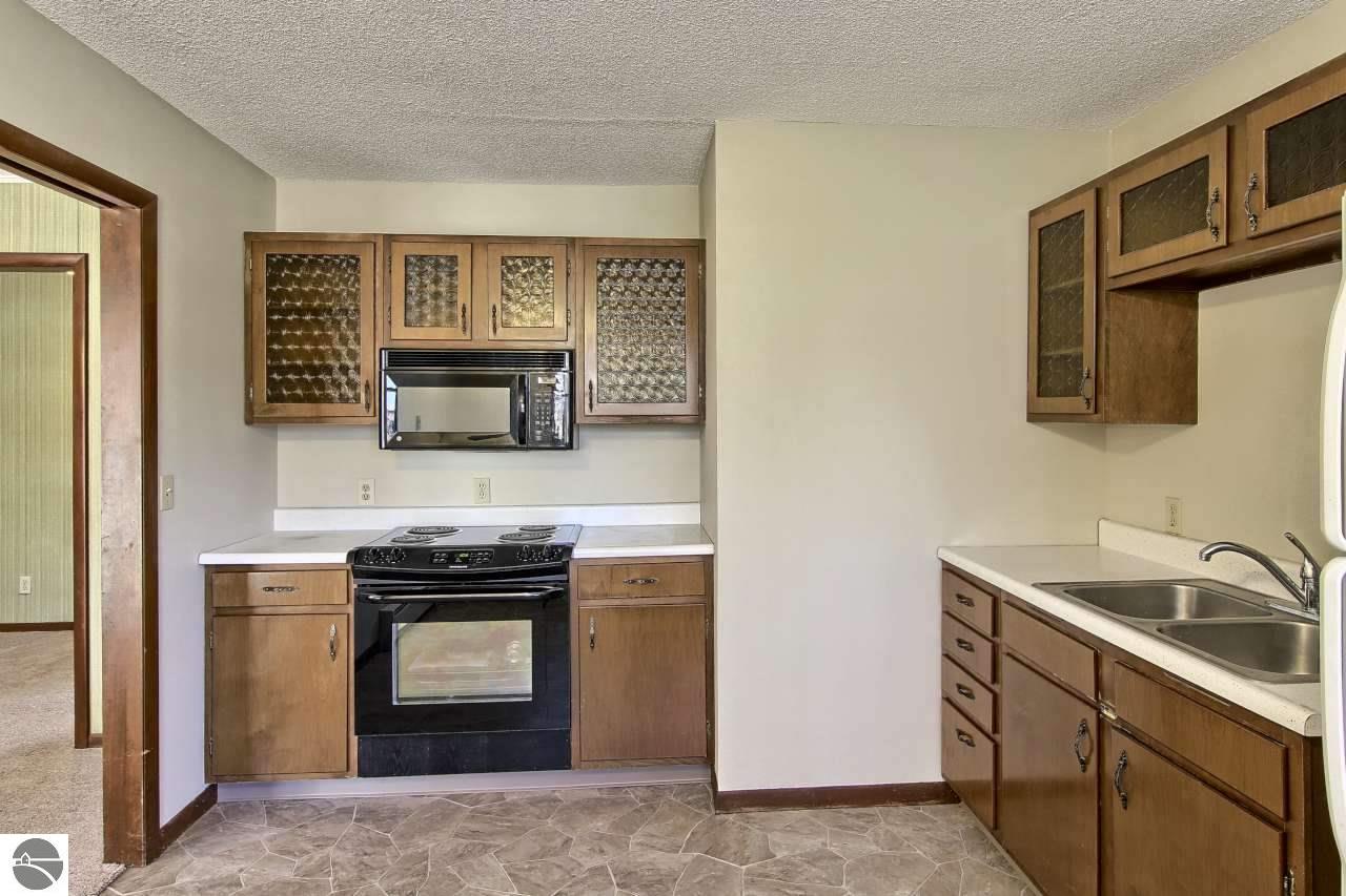 3954 E Shore Dr, Grawn, MI 49637 photo 13