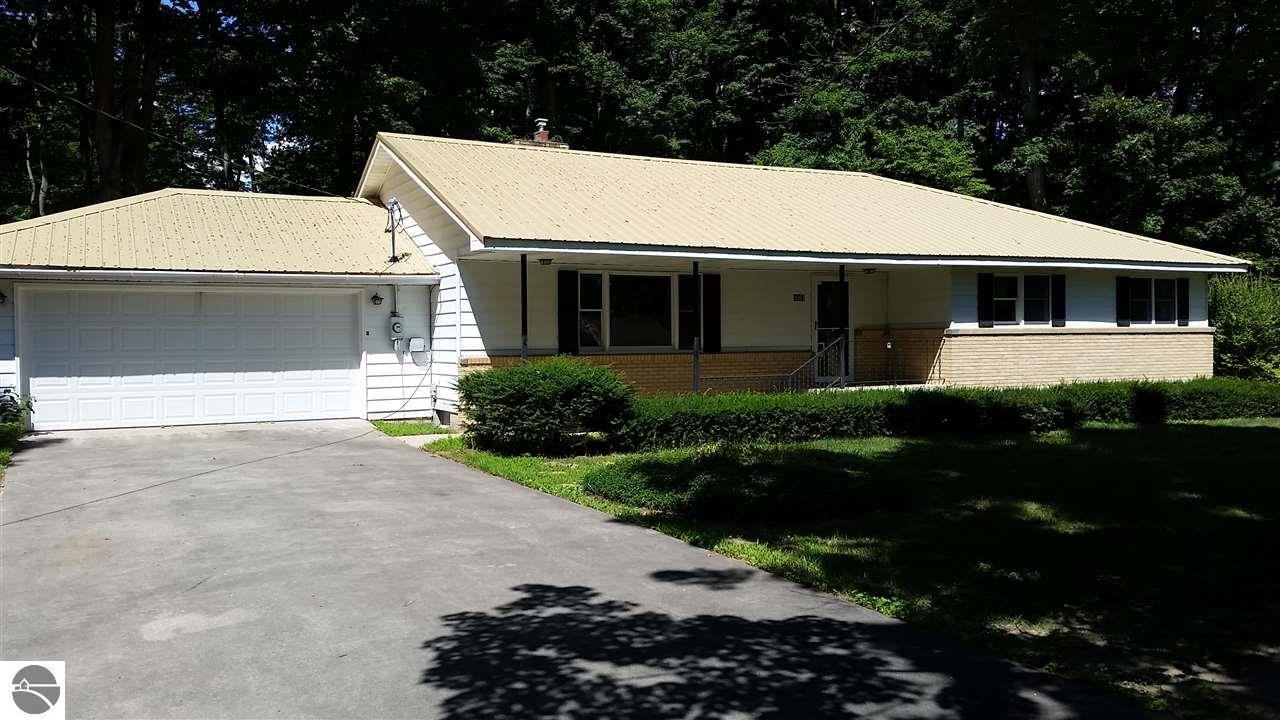 3954 E Shore Dr, Grawn, MI 49637 photo 2