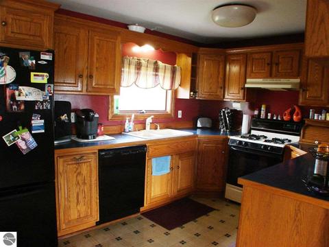 1684 N Bagley Rd, Ithaca, MI 48847 photo 4