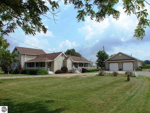 1684 N Bagley Rd, Ithaca, MI 48847 photo 1