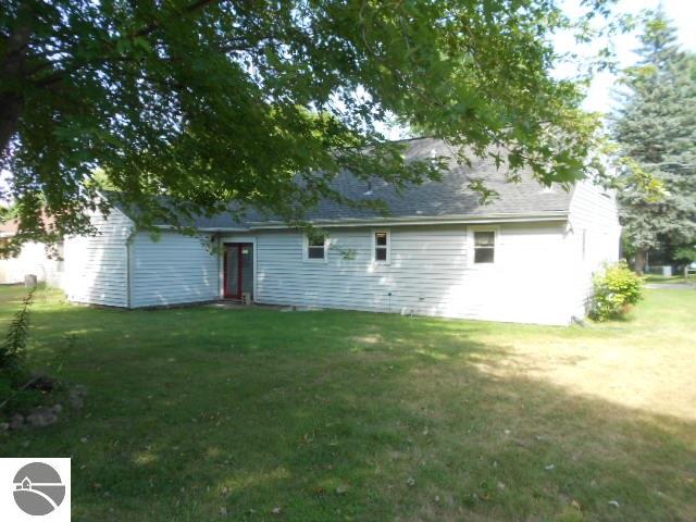 307 N Second St, Shepherd, MI 48883 photo 20