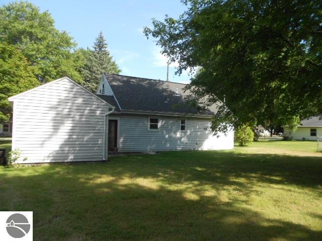 307 N Second St, Shepherd, MI 48883 photo 21