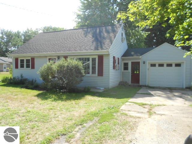 307 N Second St, Shepherd, MI 48883 photo 1