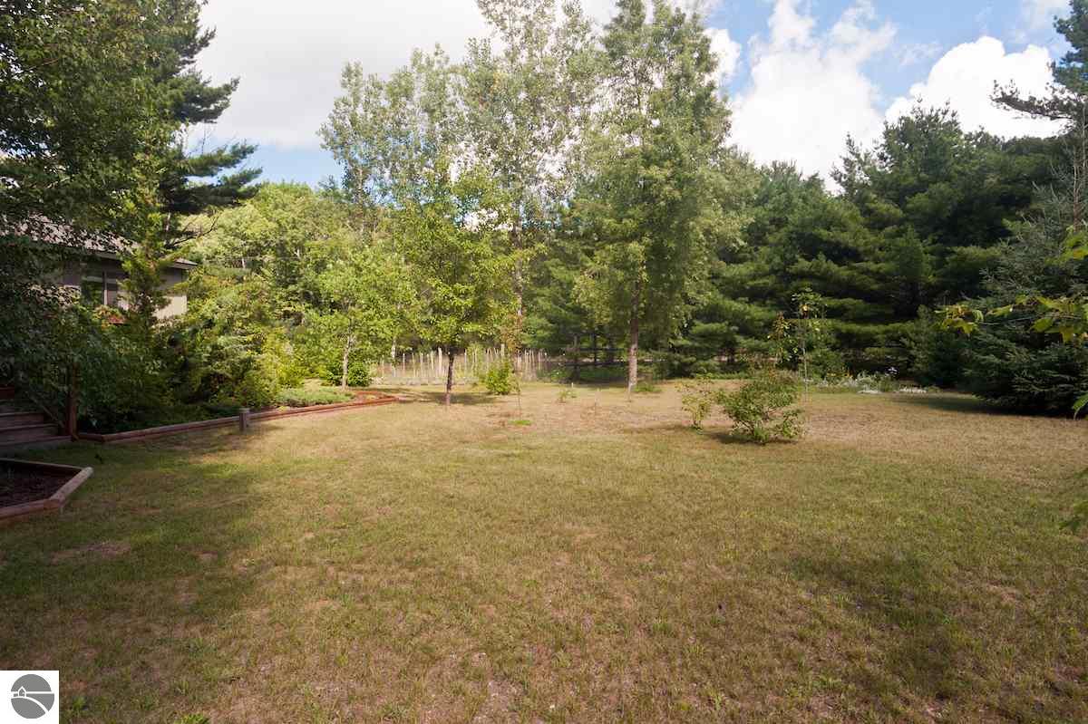 9518 Tenor Dr, Interlochen, MI 49643 photo 5