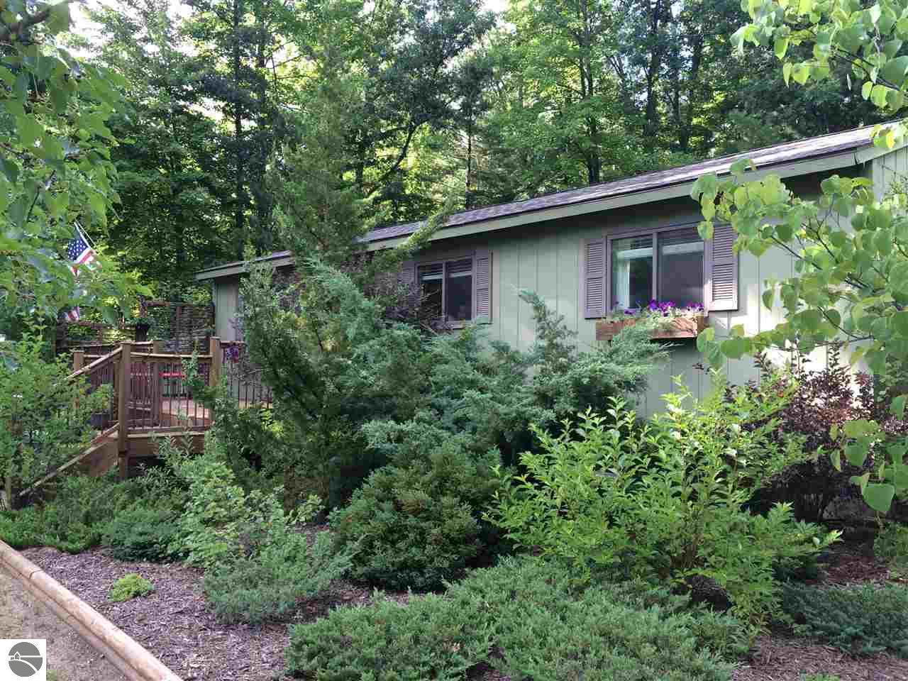 9518 Tenor Dr, Interlochen, MI 49643 photo 4