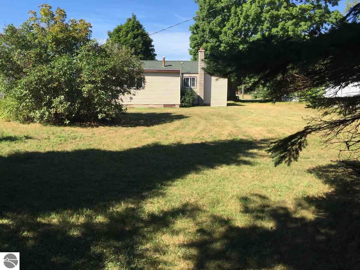 240 E Carpenter St, Charlevoix, MI 49720 photo 6