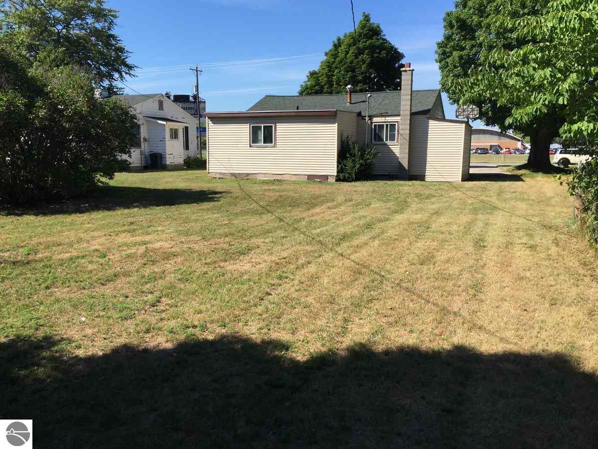 240 E Carpenter St, Charlevoix, MI 49720 photo 3