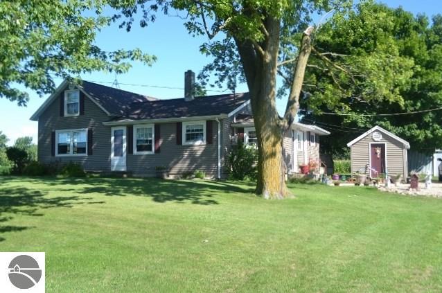 481 E Fillmore Rd, Ithaca, MI 48847 photo 1