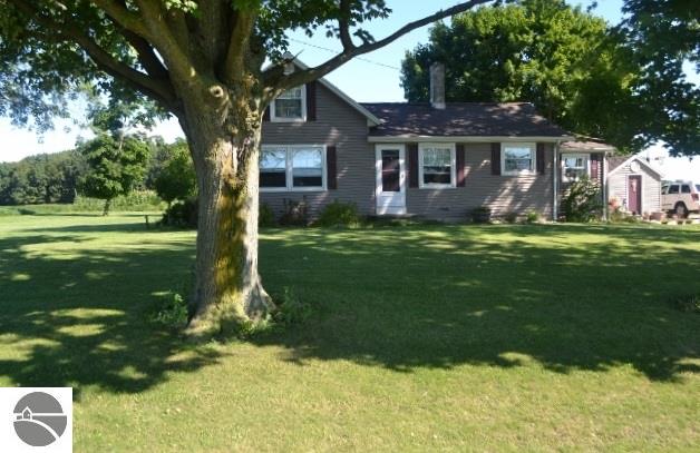 481 E Fillmore Rd, Ithaca, MI 48847 photo 2