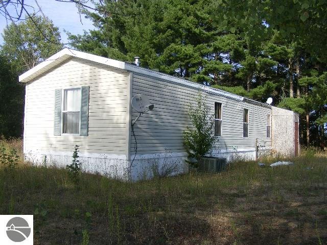 8075 E 16 Rd, Manton, MI 49663 photo 2