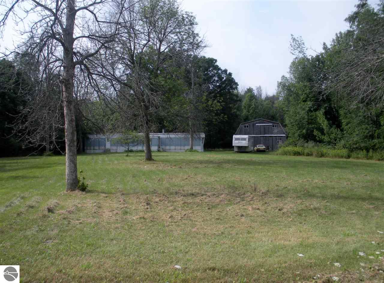 970 E Coleman Rd, Clare, MI 48617 photo 6