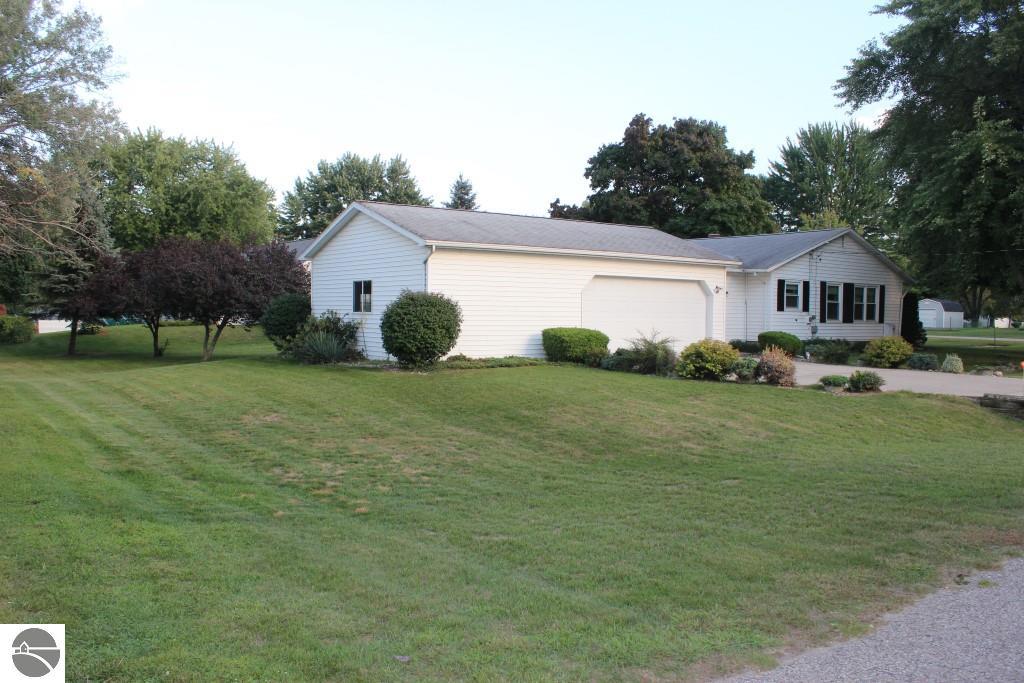 155 E Central, Shepherd, MI 48883 photo 31