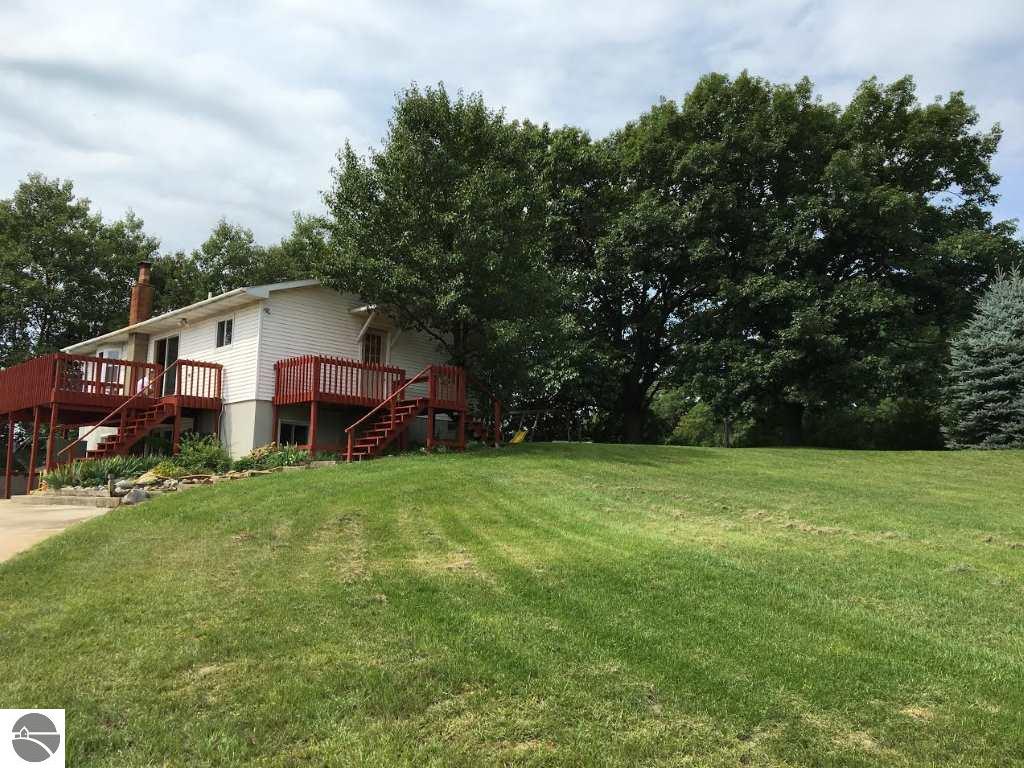 495 W Fleck Rd, Edmore, MI 48829 photo 19