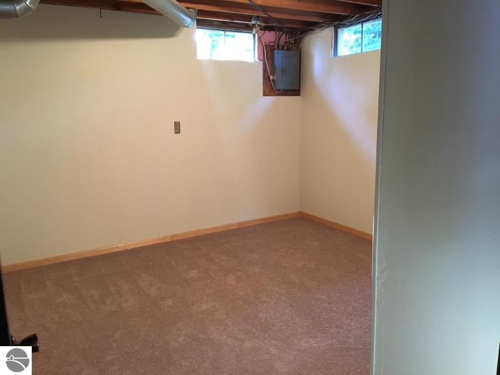 495 W Fleck Rd, Edmore, MI 48829 photo 13
