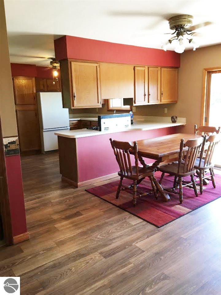 495 W Fleck Rd, Edmore, MI 48829 photo 6