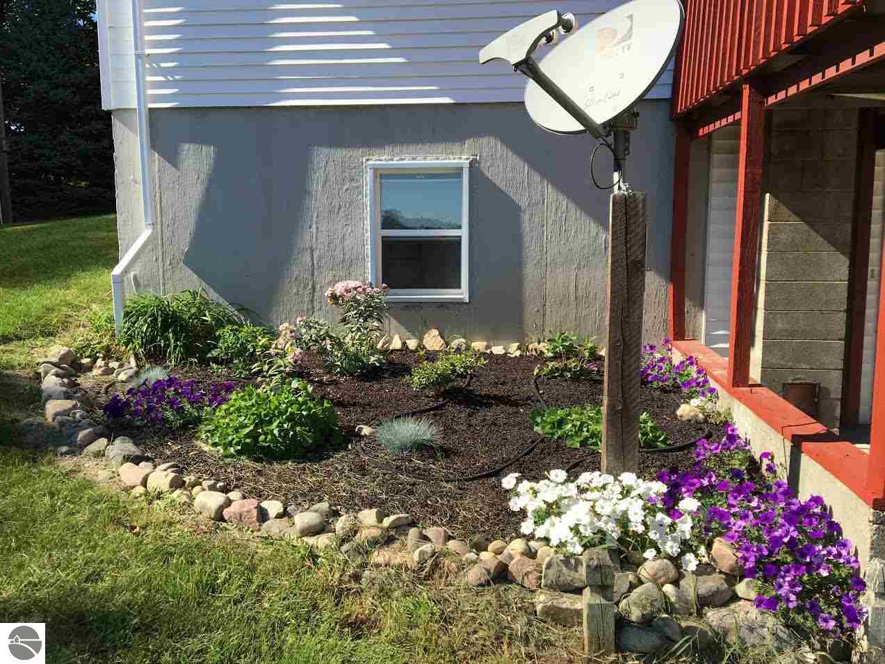 495 W Fleck Rd, Edmore, MI 48829 photo 21