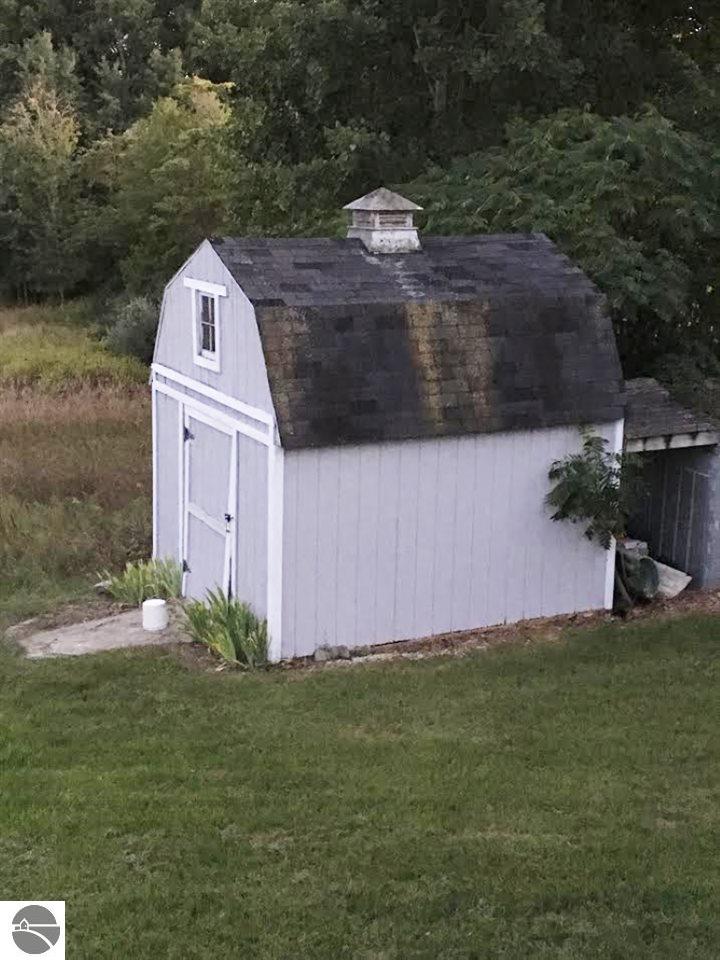 495 W Fleck Rd, Edmore, MI 48829 photo 28