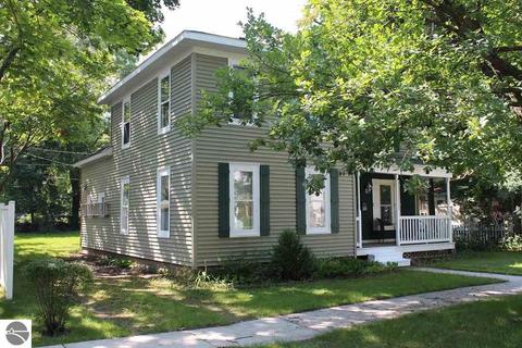 308 E Andre Ave, Mount Pleasant, MI 48858 photo 1