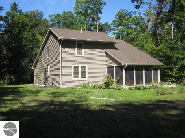 2314 E Red Oak Ct, Cedar, MI 49621 photo 9
