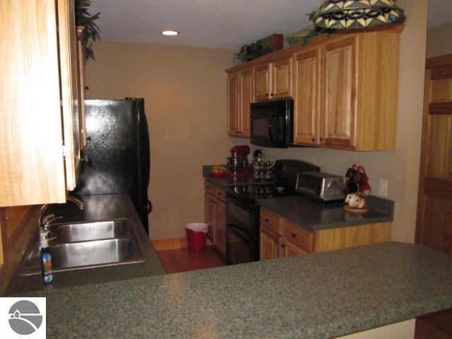 2314 E Red Oak Ct, Cedar, MI 49621 photo 12