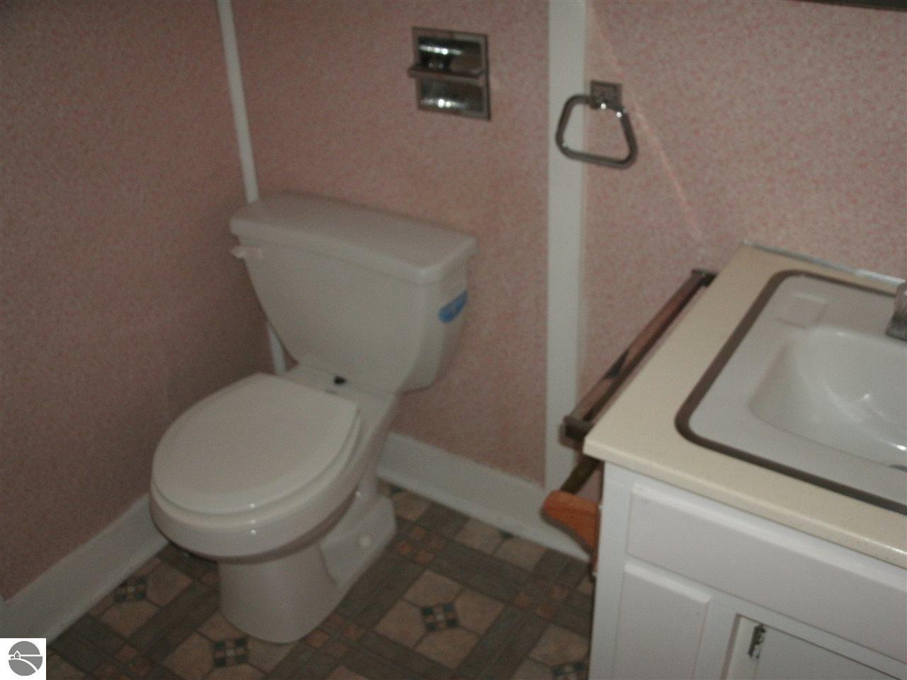 110 E Seventh St, Clare, MI 48617 photo 23