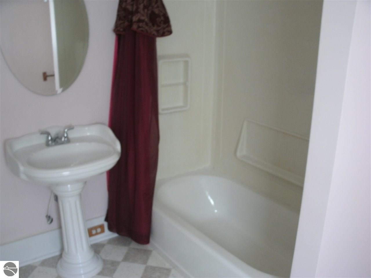 110 E Seventh St, Clare, MI 48617 photo 19
