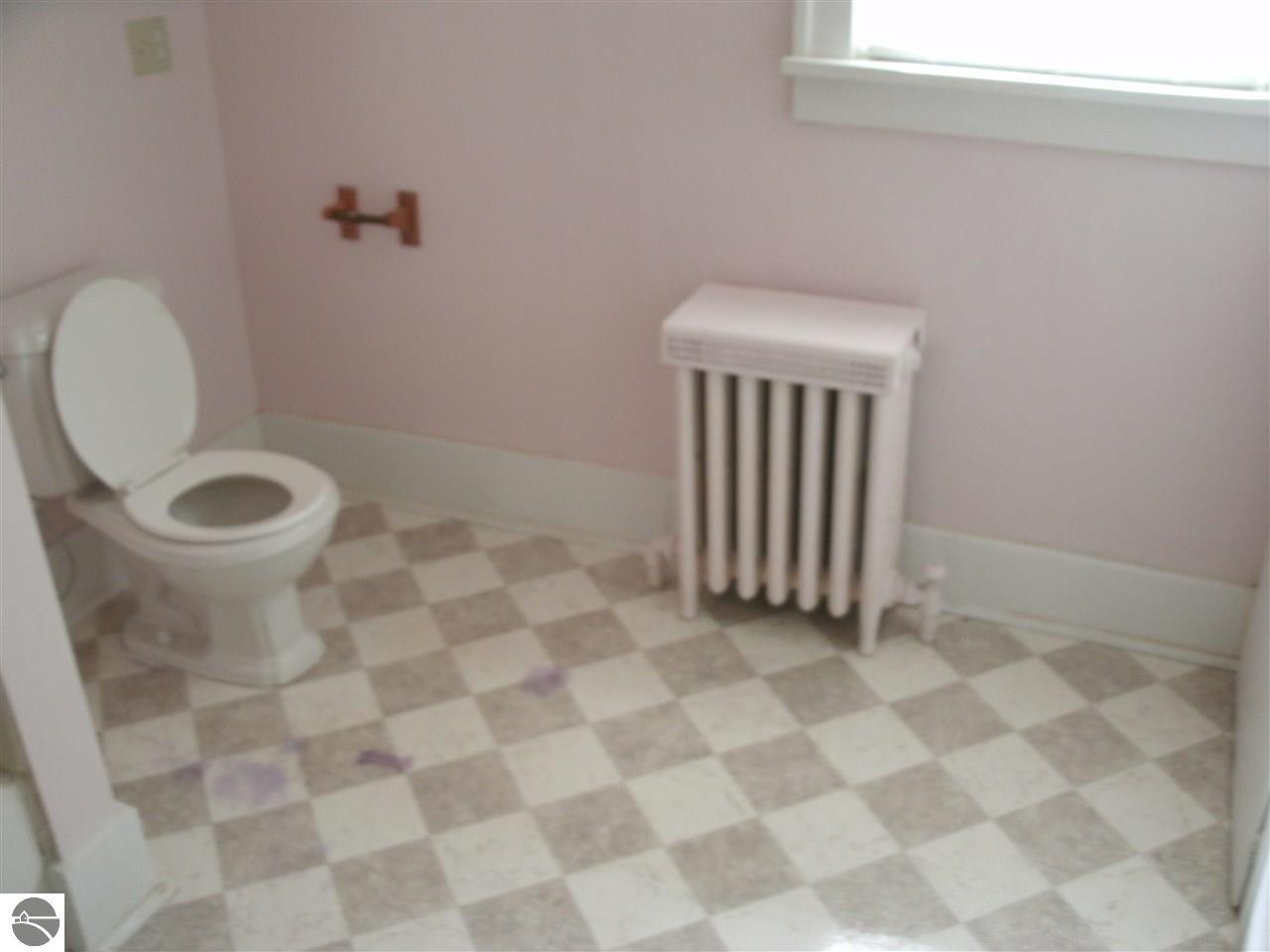 110 E Seventh St, Clare, MI 48617 photo 18