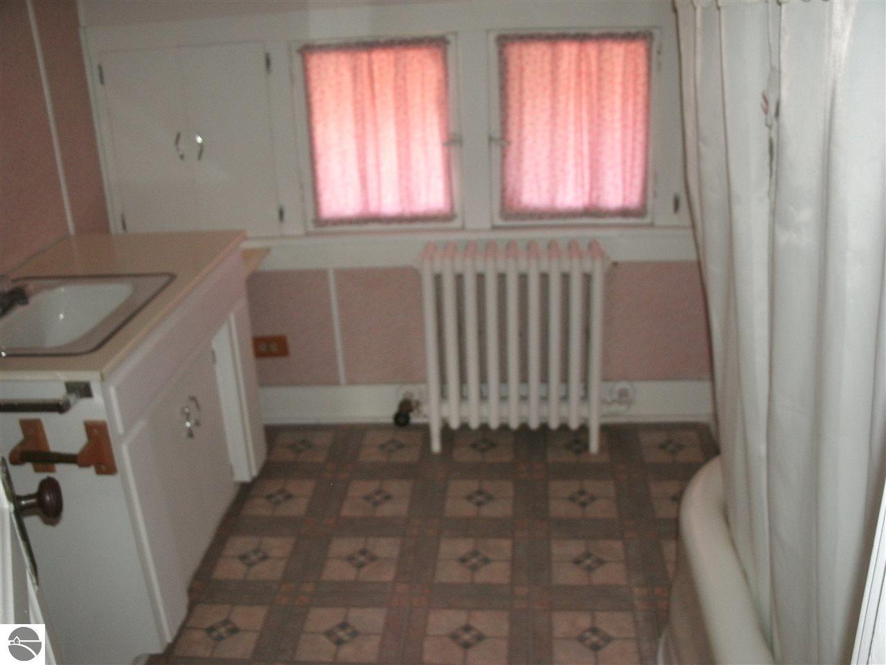 110 E Seventh St, Clare, MI 48617 photo 24