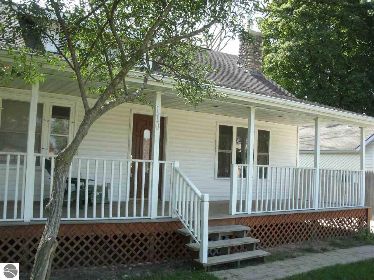 110 E Seventh St, Clare, MI 48617 photo 2