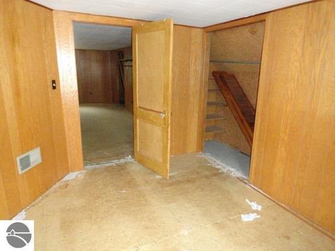 602 Jackson St, Clare, MI 48617 photo 25