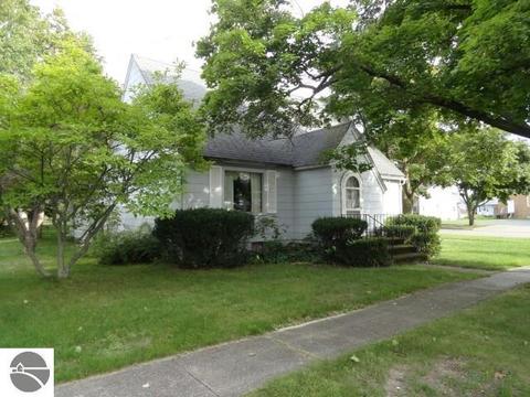 602 Jackson St, Clare, MI 48617 photo 7